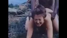 ON MA ZBYT DUŻY KUTAS, ABY PIEPRZYĆ Z NIĄ KAŻDĄ KOBIETĘ, KTÓRA ZRYWA JEJ POCHWOWY seks z kraju