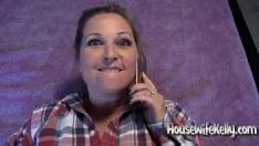 Reproduzir A pornografia com uma loira pervertida é fodida quando ela fala ao telefone