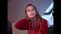 Jouer Des étudiantes en porno anal rentrent à la maison et baisent son petit ami dans le cul