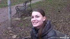 Redare Amatoare calareste o pula in timp ce e filmata 