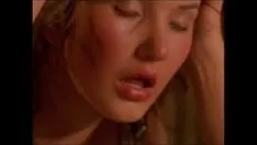 تشغيل فيديو مع ألينا تشيفوليسكو تستقر فيه مع جارتها على الدرج