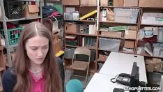 Oynat Anne, polisle korunmasız cinsel ilişkiye girdikten sonra ceza davasından kurtuldu