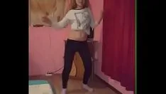 تشغيل كانت اثنين من الفاسقات حرة بعد أن مارسوا الجنس في الرقص على أفلام manele-porn