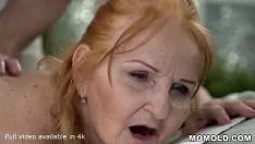 Odtwórz Mama ostro rucha się z facetem z ulicy