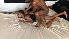 Play Romanian woman has an orgasm from her tongue in her pussy