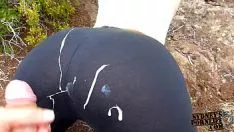 Afspelen Bergpornofilms met blondine die in de natuur is XXL