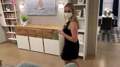 Jouer Une ado mouillée et sauvage se fait prendre en plein air - Porno amateur