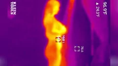 Reproduzir Quente e fumegante: Scarlett Johnson e Dee Bators em um Thermal Cam Fuck Fest