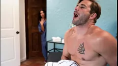 Reproduzir Masseuse oferece um final feliz e feliz - Nathan Bronson, Gal Ritchie