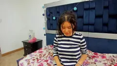 Abspielen Alice Love's Dildo Play: Das sinnliche Abenteuer eines Teenagers auf Chaturbate