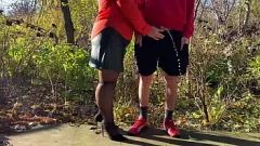 Reproducir BBW MILF Fetish: meada pública al aire libre en nylons para el padrastro