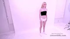 Oynat Sarışın Genç Model POV Dökümde Kaymaklı Göt Becerdin Alır